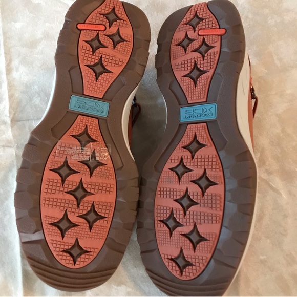 NWOB ROCKPORT WOMEN'S XCS SPRUCE PEAK SLIP-ON TREKKER. Sz 7 - Picture 5 of 8